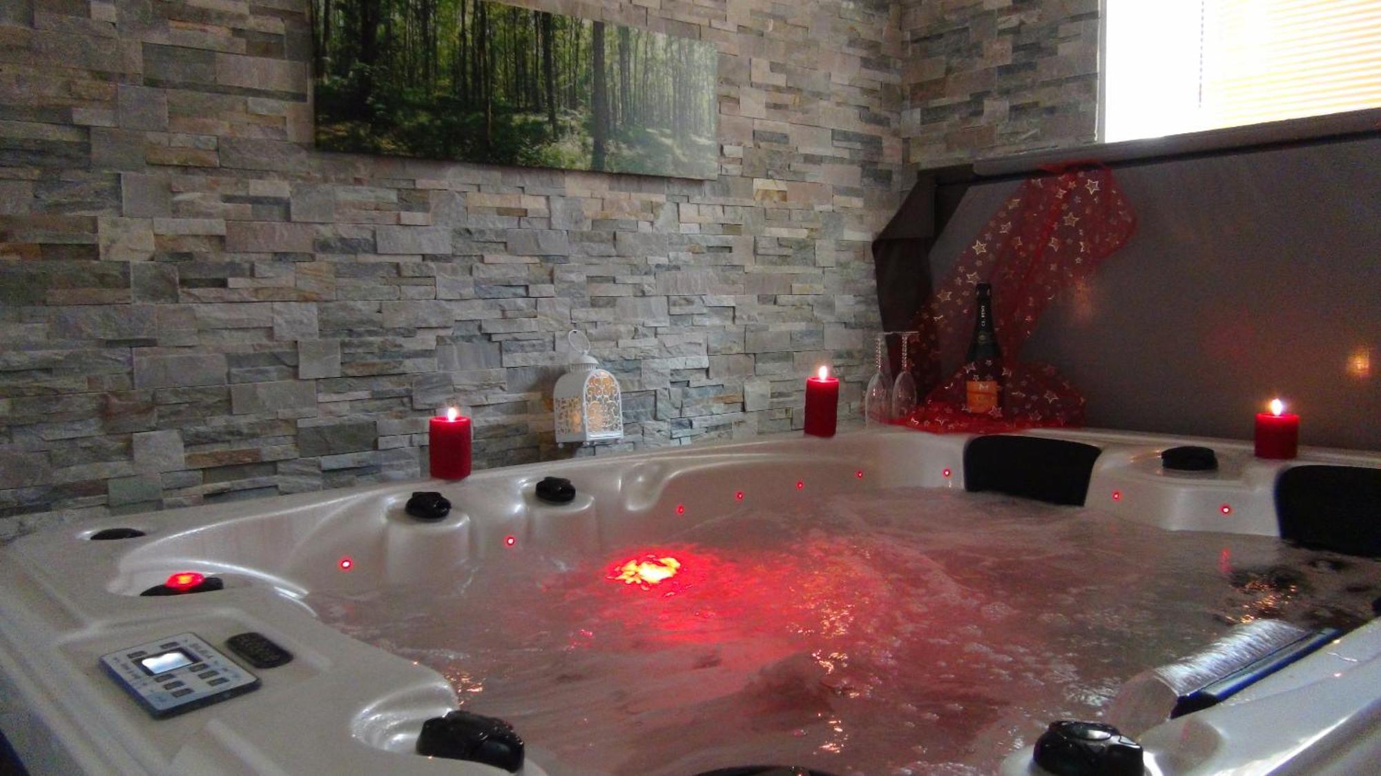 Le Clos Des Tilleuls D Day Home, Chambres D'Hotes, Suite Avec Sauna Privatif, Suite Avec Balneotherapie Privative, En Supplement Option Spa Bain A Remous La Vendelée Eksteriør bilde