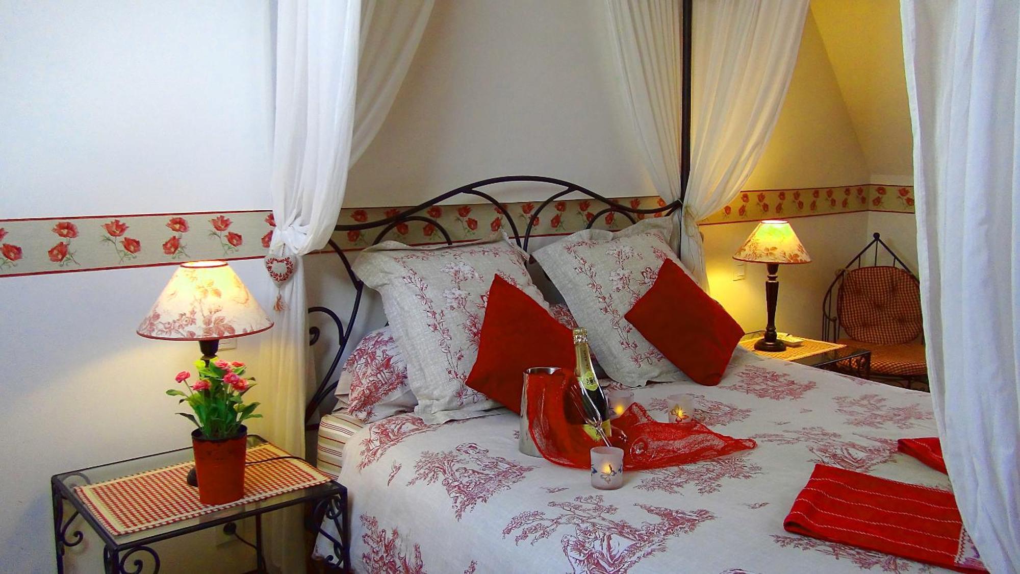 Le Clos Des Tilleuls D Day Home, Chambres D'Hotes, Suite Avec Sauna Privatif, Suite Avec Balneotherapie Privative, En Supplement Option Spa Bain A Remous La Vendelée Eksteriør bilde