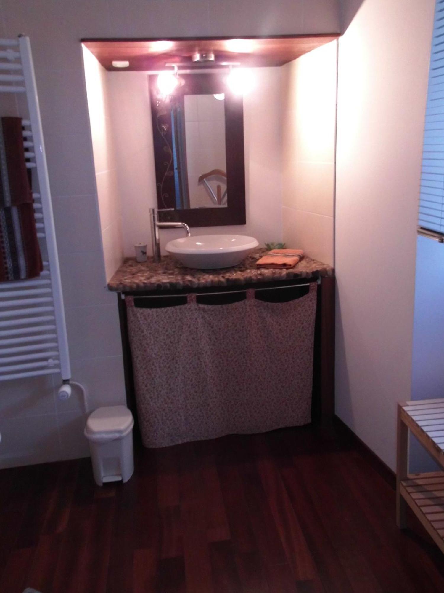 Le Clos Des Tilleuls D Day Home, Chambres D'Hotes, Suite Avec Sauna Privatif, Suite Avec Balneotherapie Privative, En Supplement Option Spa Bain A Remous La Vendelée Rom bilde