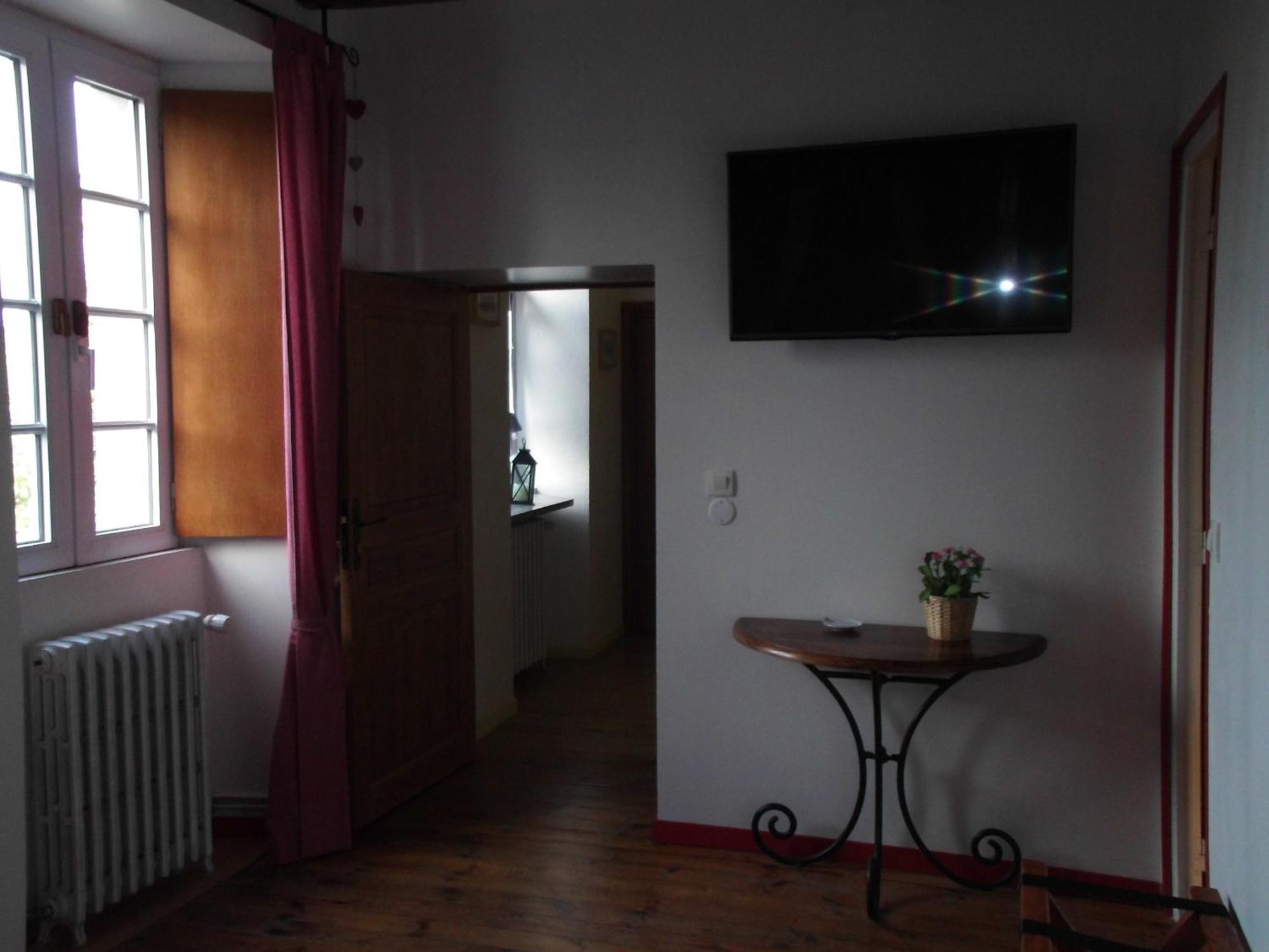 Le Clos Des Tilleuls D Day Home, Chambres D'Hotes, Suite Avec Sauna Privatif, Suite Avec Balneotherapie Privative, En Supplement Option Spa Bain A Remous La Vendelée Rom bilde