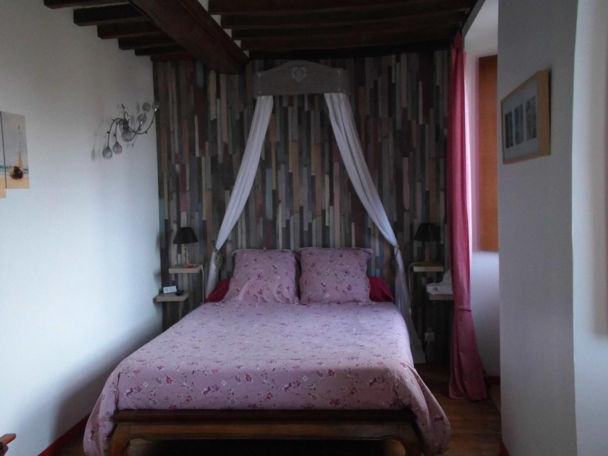 Le Clos Des Tilleuls D Day Home, Chambres D'Hotes, Suite Avec Sauna Privatif, Suite Avec Balneotherapie Privative, En Supplement Option Spa Bain A Remous La Vendelée Rom bilde
