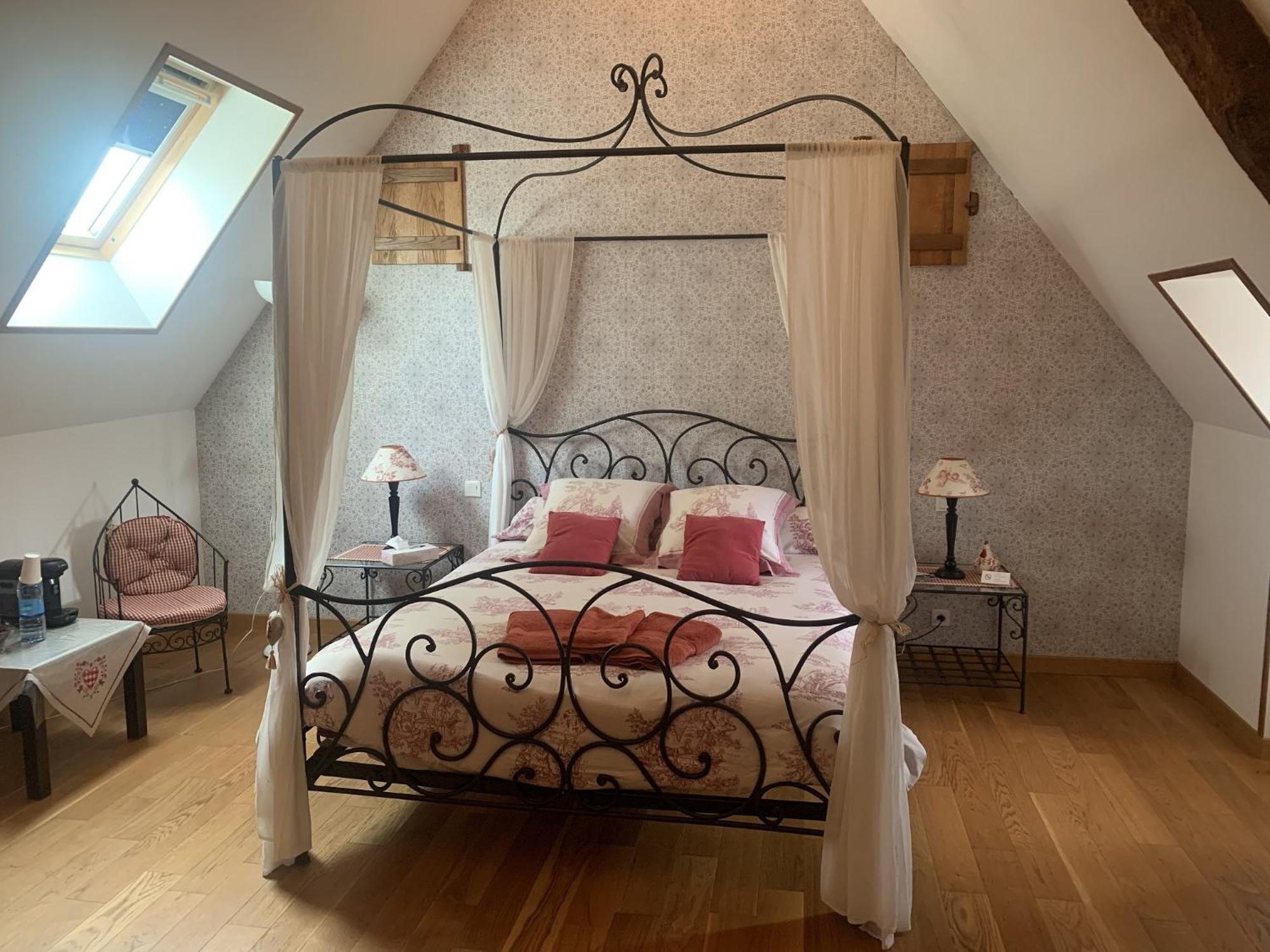 Le Clos Des Tilleuls D Day Home, Chambres D'Hotes, Suite Avec Sauna Privatif, Suite Avec Balneotherapie Privative, En Supplement Option Spa Bain A Remous La Vendelée Eksteriør bilde